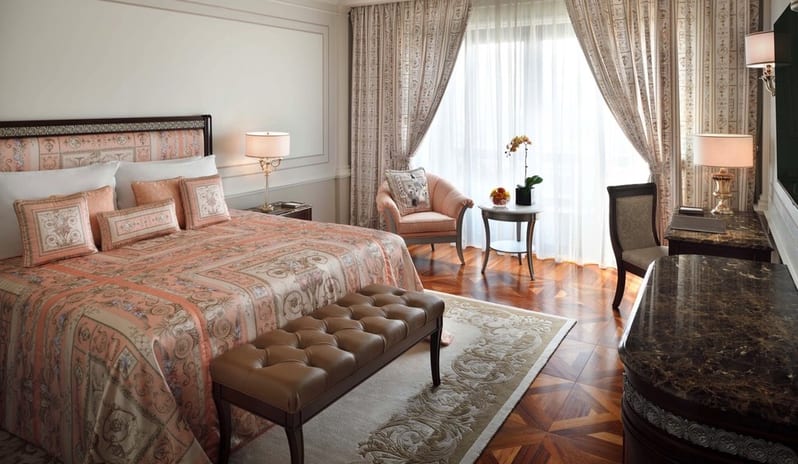PREMIER VERSACE ROOM